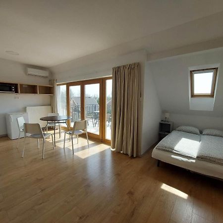 Familia Apartmanhaz Кестхей Экстерьер фото