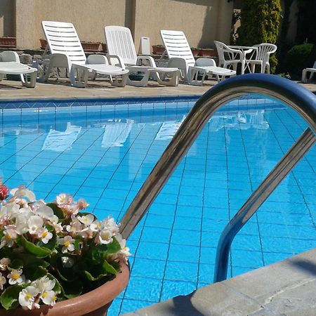 Familia Apartmanhaz Кестхей Экстерьер фото