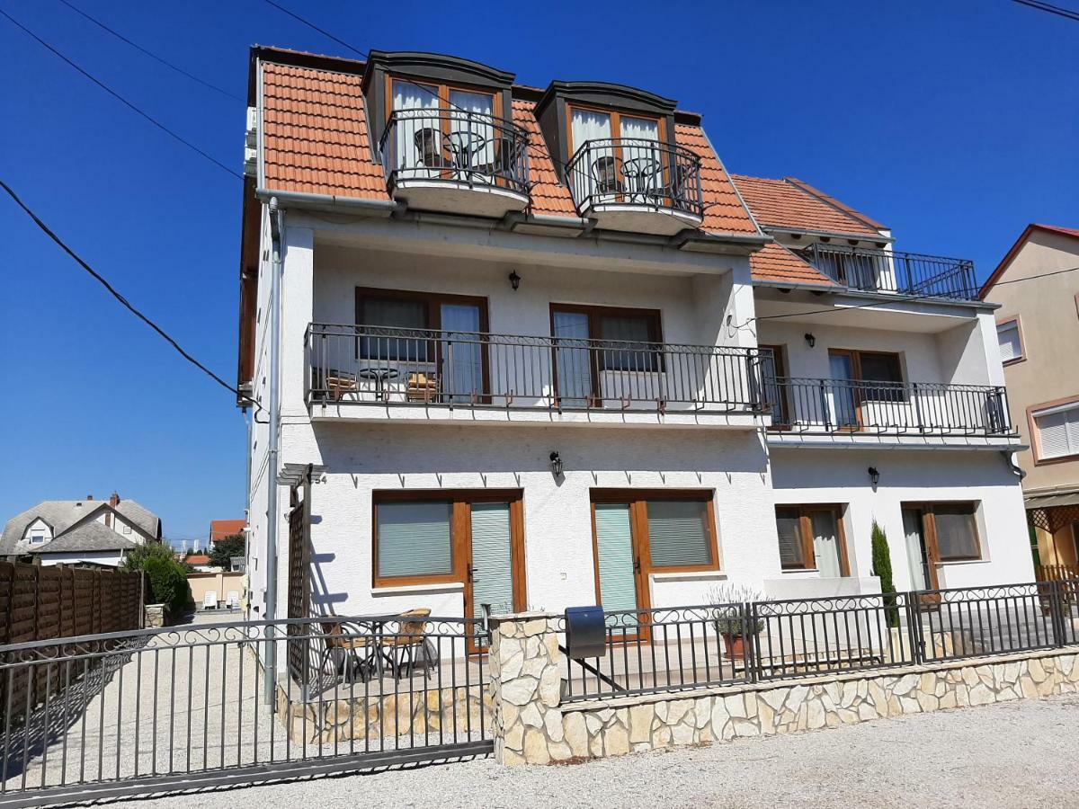 Familia Apartmanhaz Кестхей Экстерьер фото