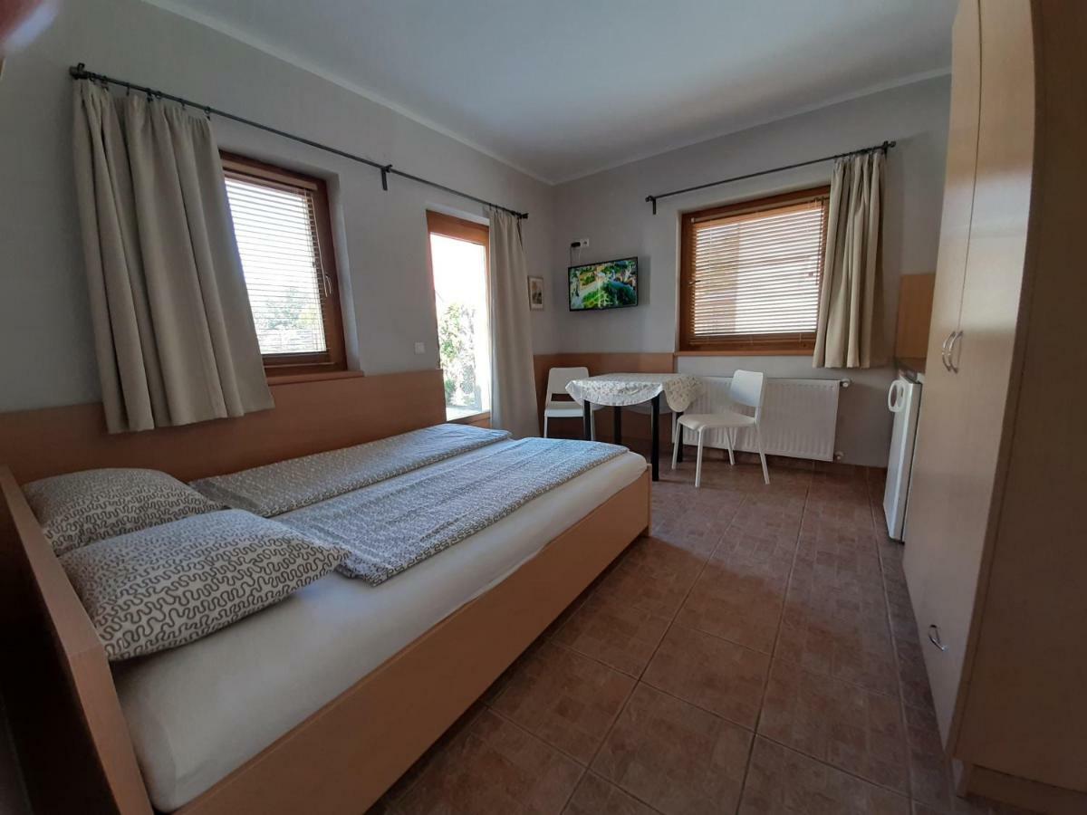 Familia Apartmanhaz Кестхей Экстерьер фото