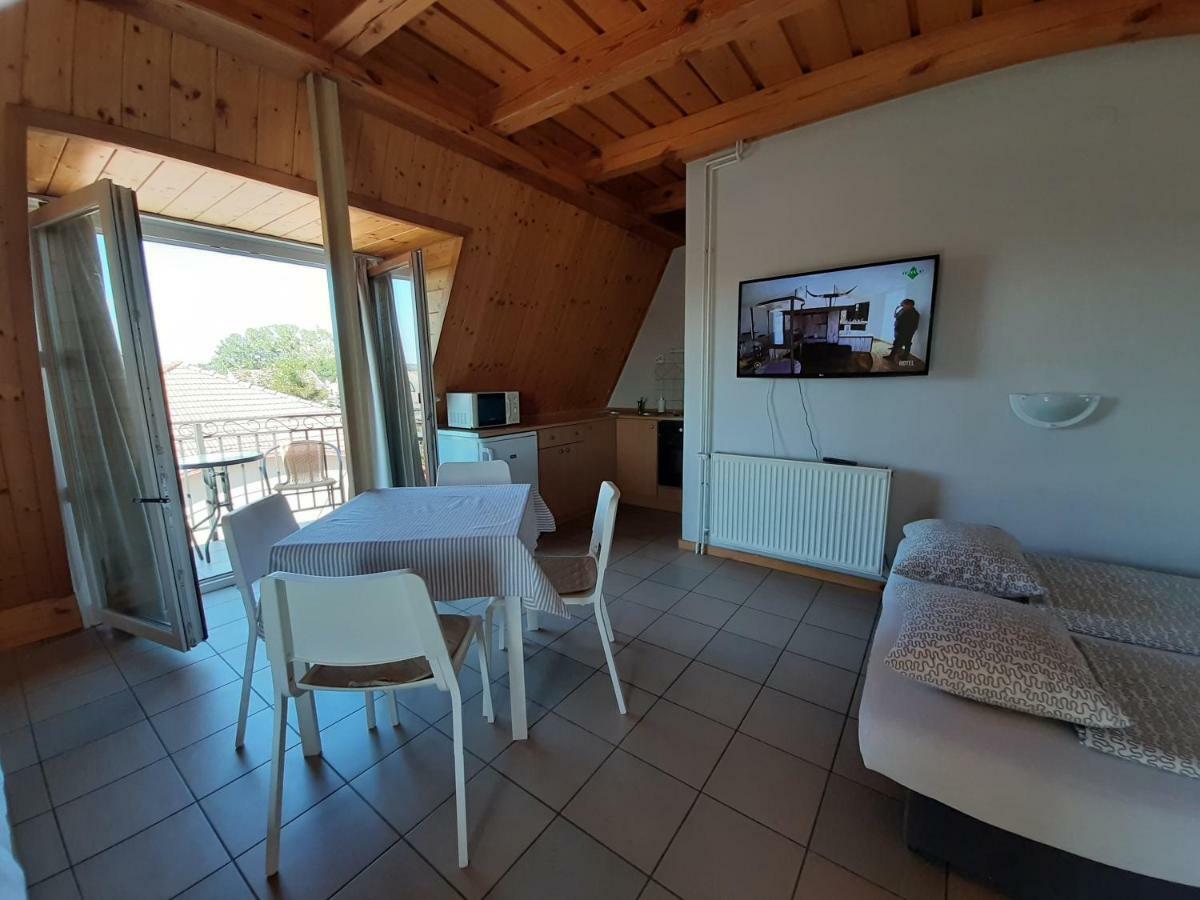 Familia Apartmanhaz Кестхей Экстерьер фото