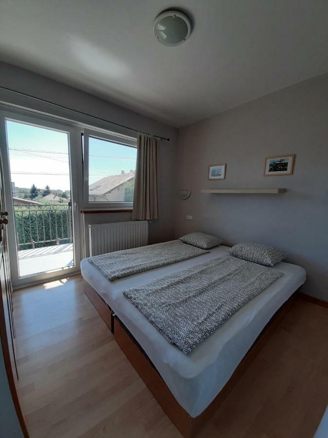 Familia Apartmanhaz Кестхей Экстерьер фото
