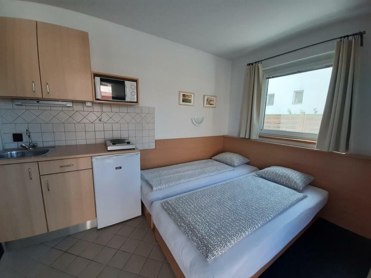 Familia Apartmanhaz Кестхей Экстерьер фото