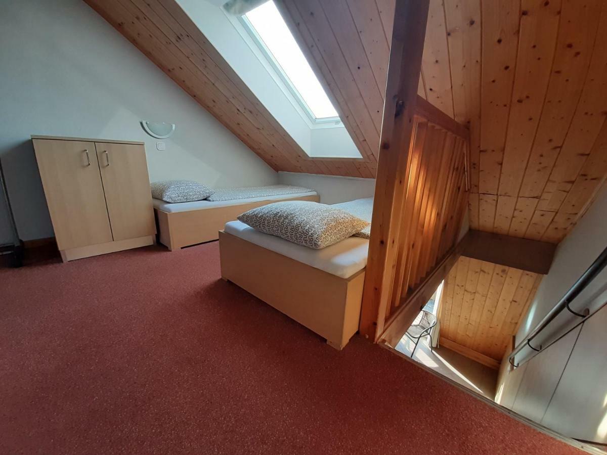 Familia Apartmanhaz Кестхей Экстерьер фото