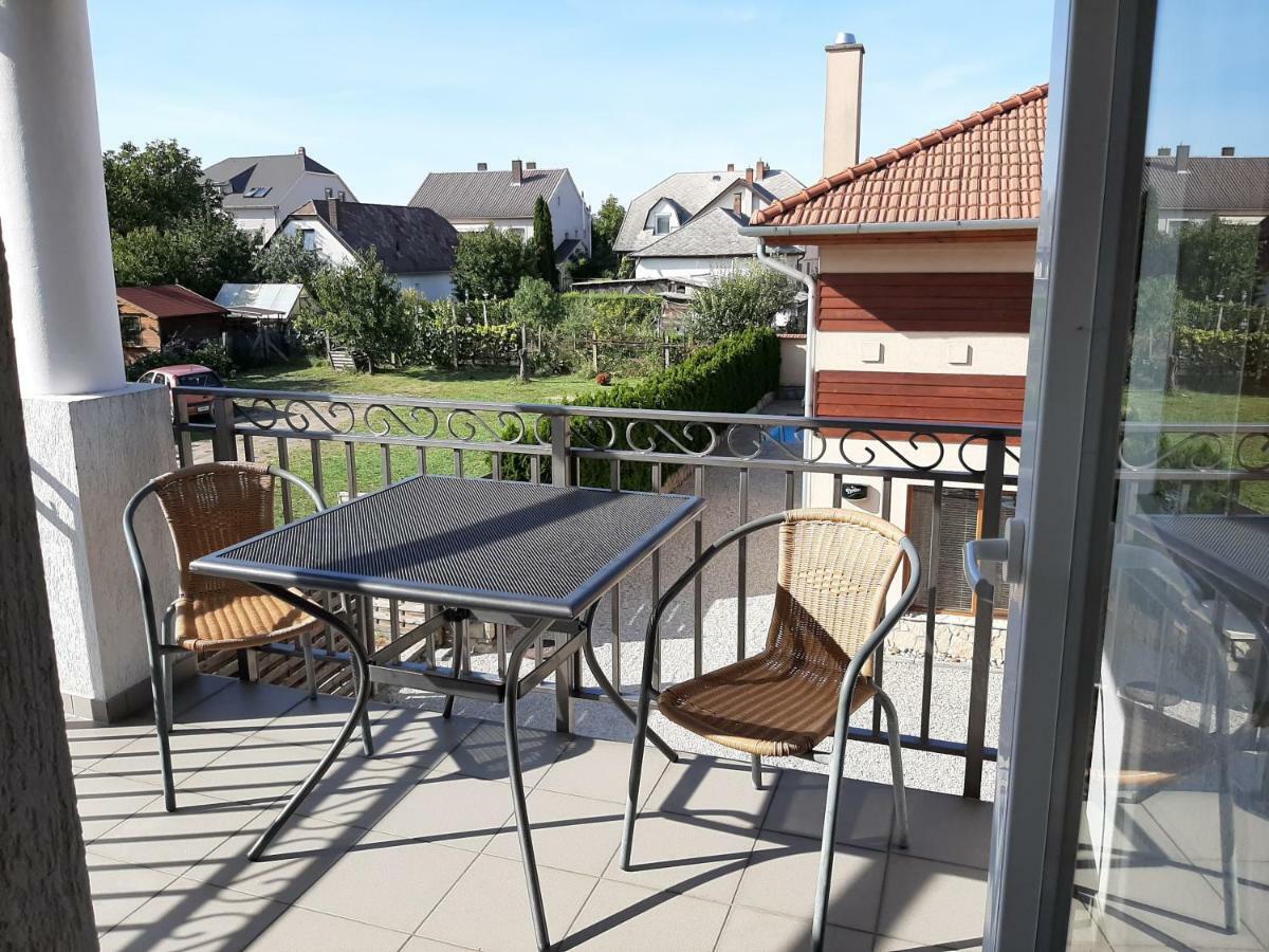 Familia Apartmanhaz Кестхей Экстерьер фото
