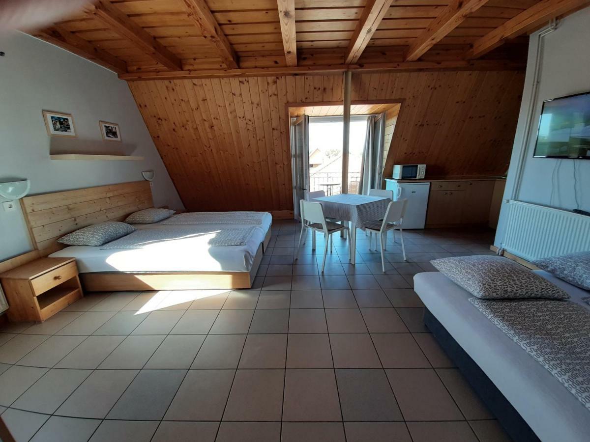 Familia Apartmanhaz Кестхей Экстерьер фото