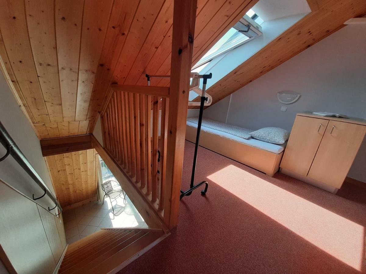 Familia Apartmanhaz Кестхей Экстерьер фото