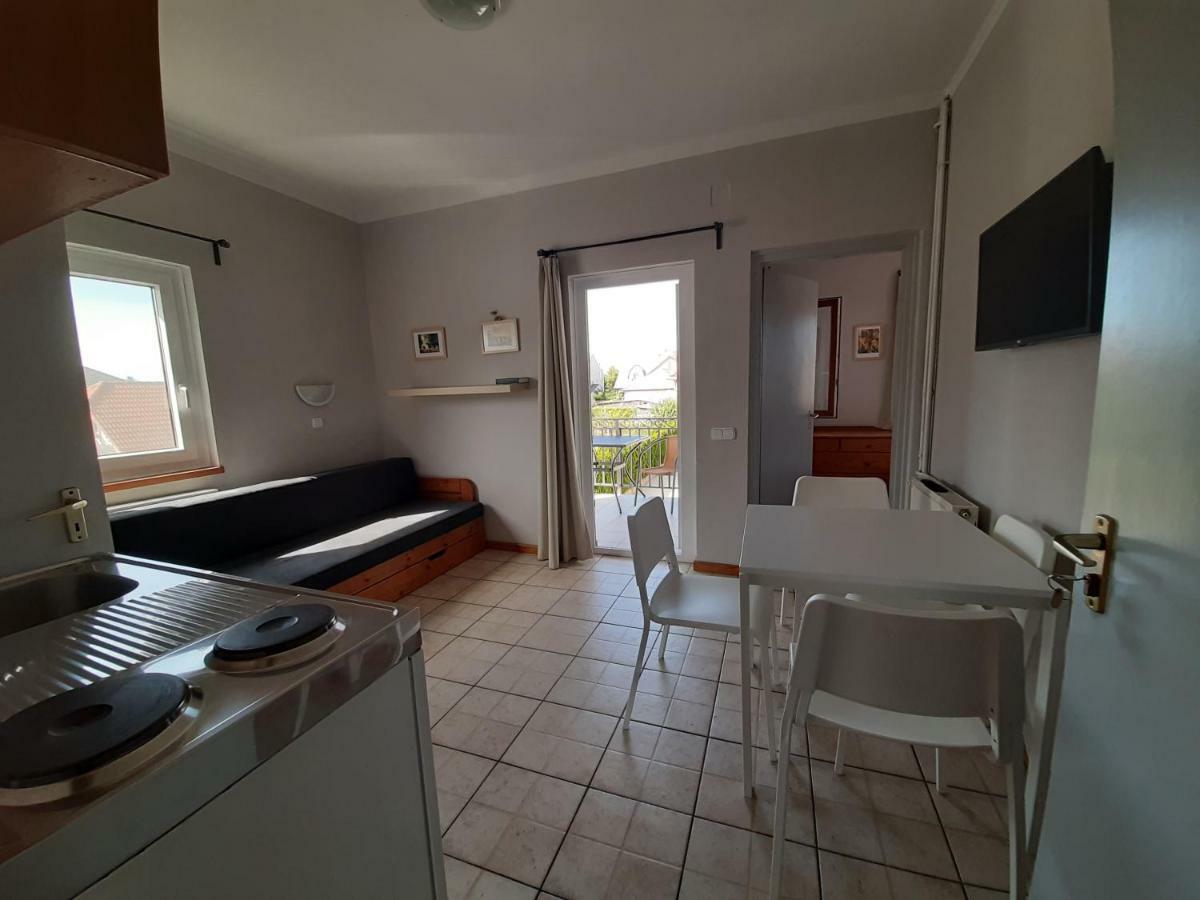 Familia Apartmanhaz Кестхей Экстерьер фото