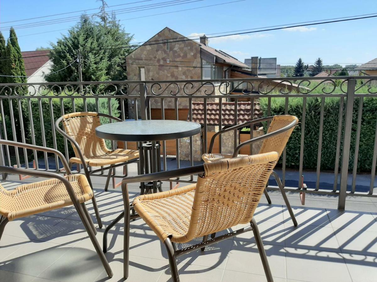 Familia Apartmanhaz Кестхей Экстерьер фото