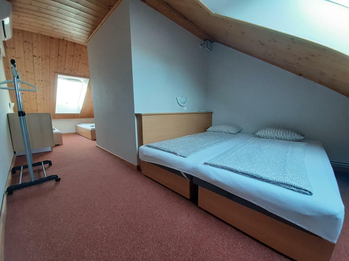 Familia Apartmanhaz Кестхей Экстерьер фото