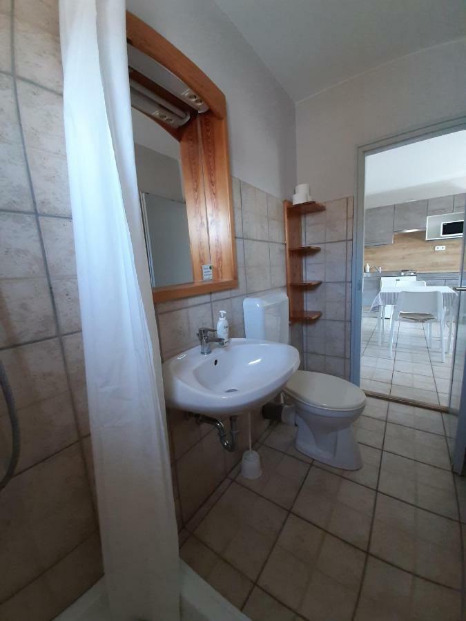 Familia Apartmanhaz Кестхей Экстерьер фото