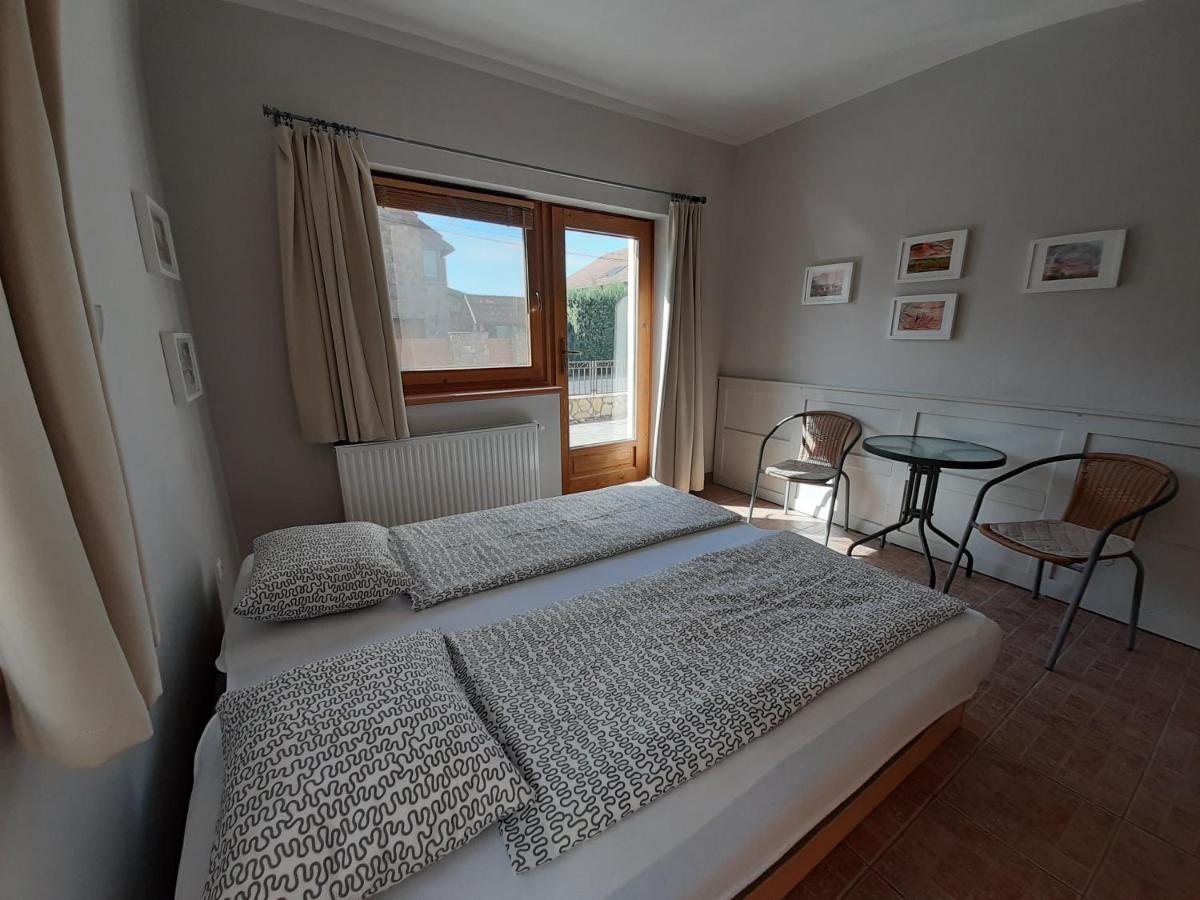 Familia Apartmanhaz Кестхей Экстерьер фото
